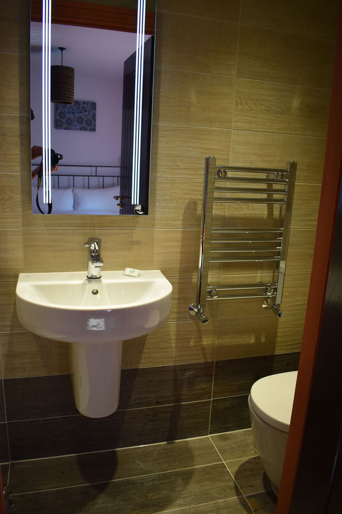 Peckham 3*
